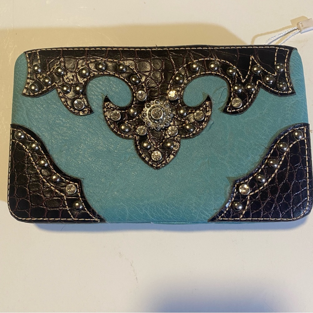 Heritage West clutch, will fit most cell phones out of case, faux leather NWOT